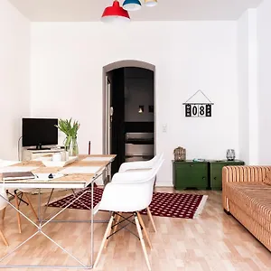 Family-friendly In The Center Of Apartment Berlin